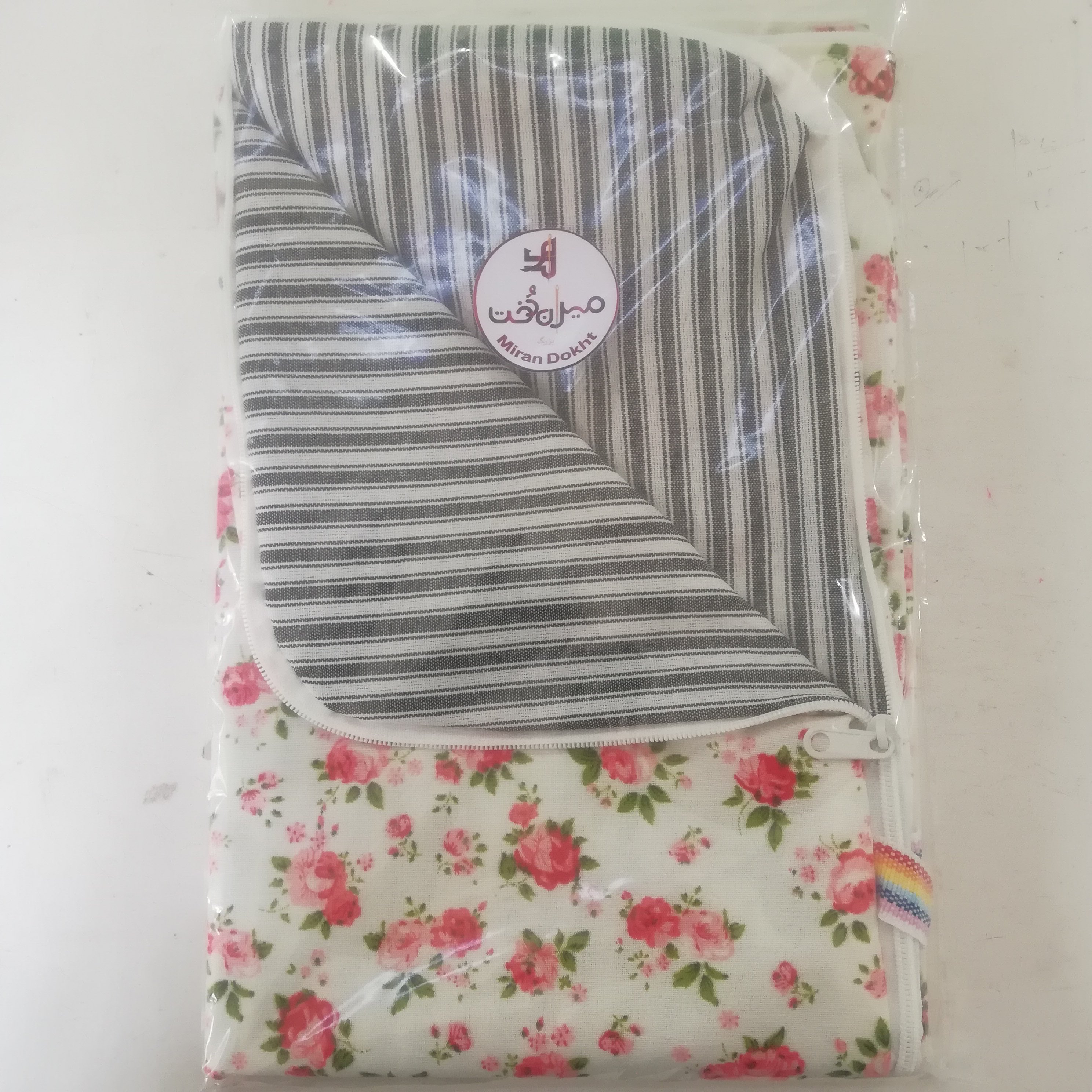 سفره سه لایه مسافرتی بزرگ گلدار.. میران دُخت _220گرم