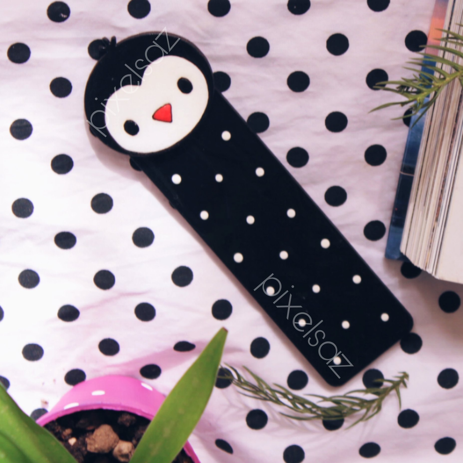 بوکمارک طرح پنگوئن پیکسل ساز/جنس چوبی و نقاشی شده/طول13سانت/مناسب برای نشان گذاری صفحات کتاب