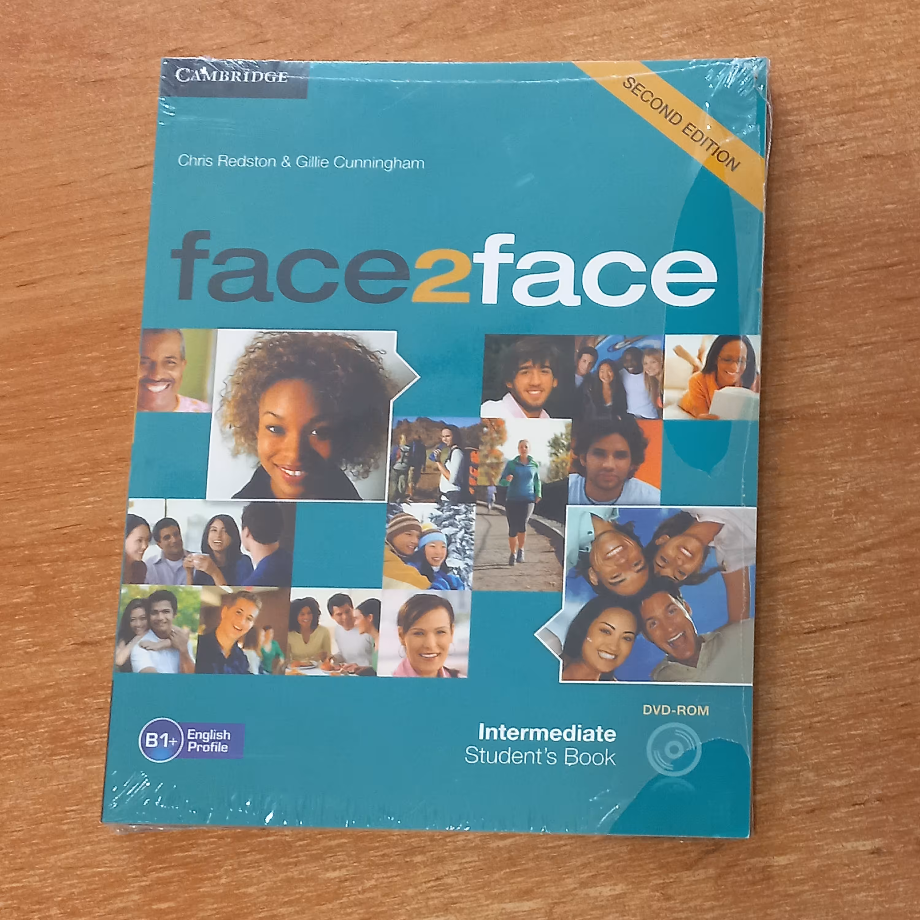 کتاب زبان فیس تو فیس Face2Face Intermediate ویرایش دوم همراه با کتاب‌ کار 