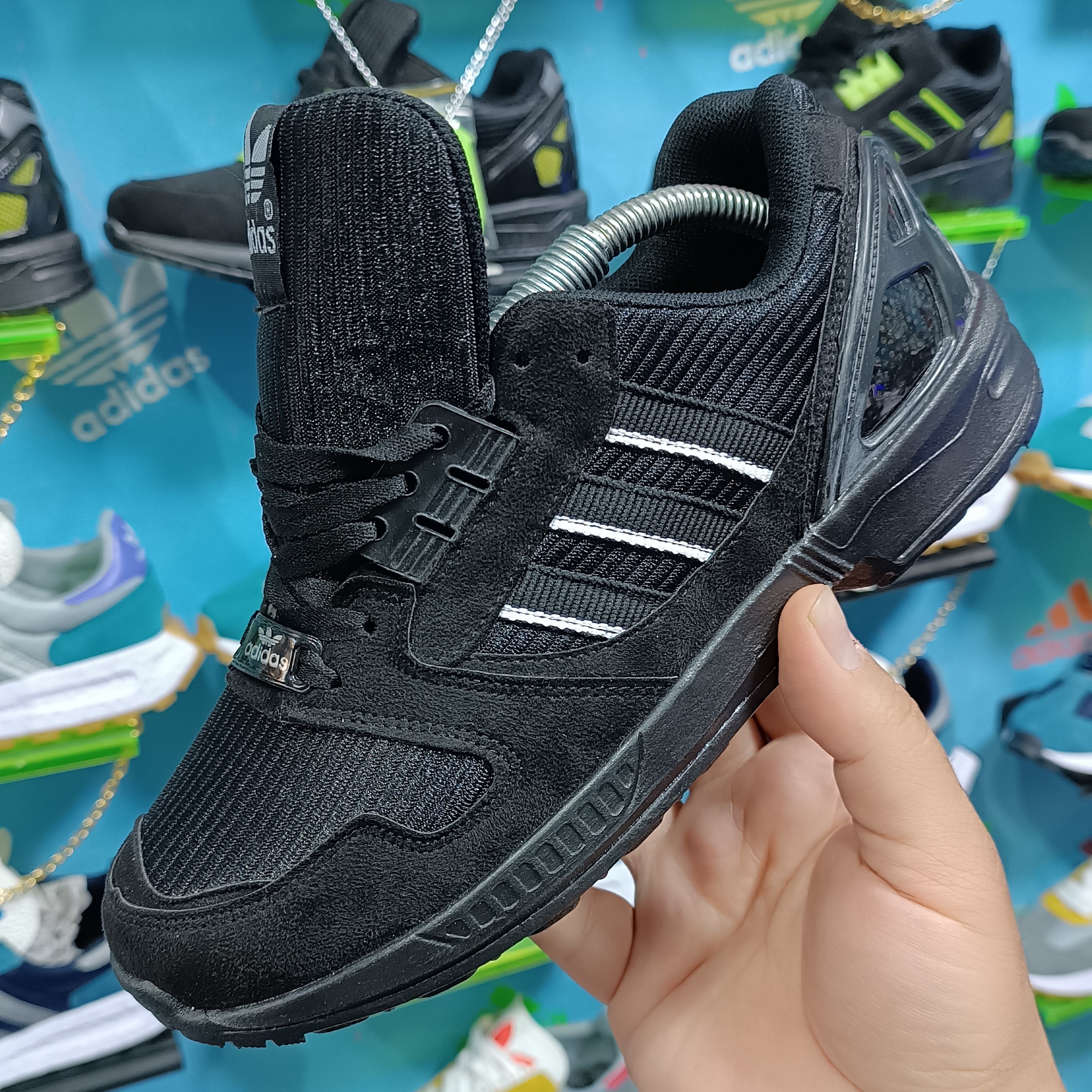 کتونی زد ایکس8000مشکی خط مخفی