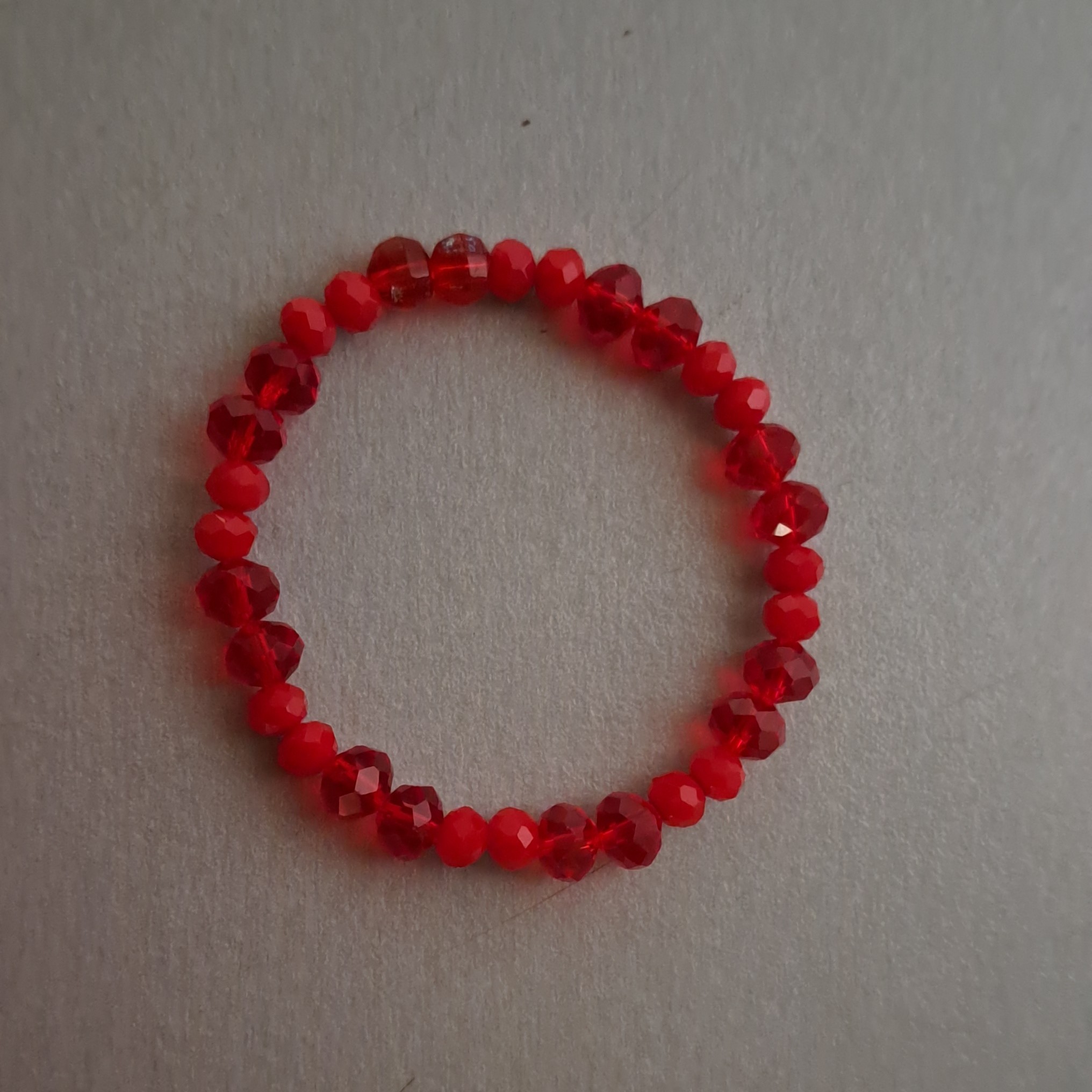 دسبند قرمز با دو نوع مهره  الماسی