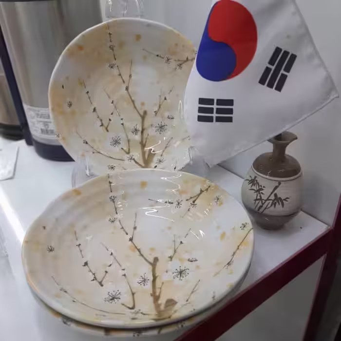 پیاله چینی گل برجسته اصل ژاپن(پک سه عددی)