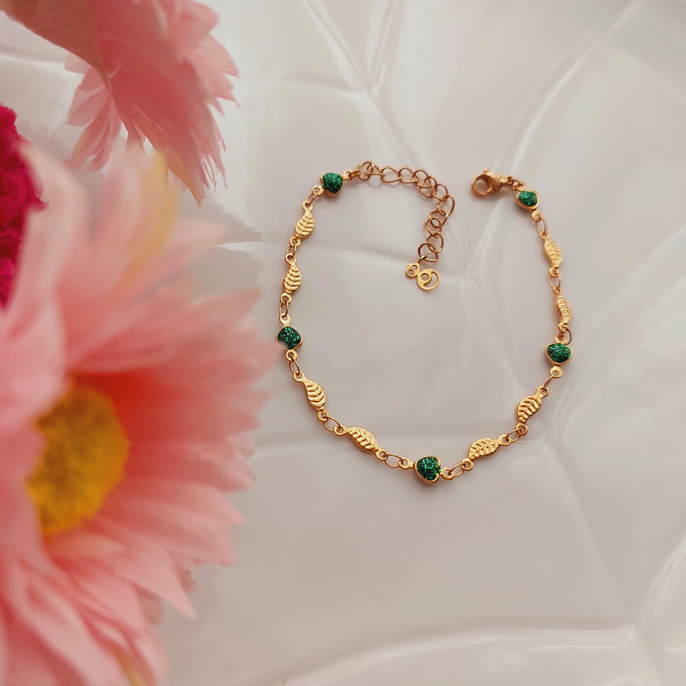 دستبند برگ و قلب  رنگ ثابت  جنس استیل