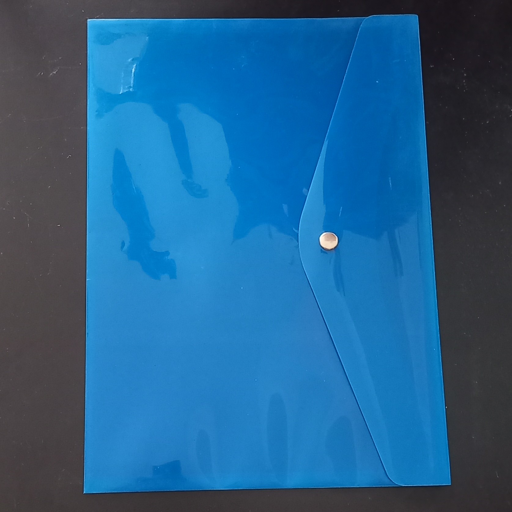 پوشه پلاستیکی دکمه دار A4