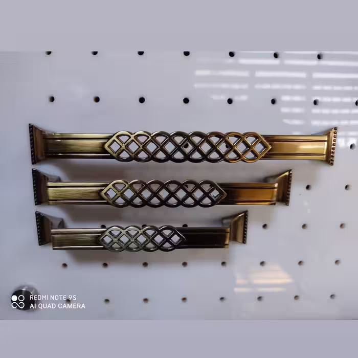 دستگیره کابینت حصیری سایز 160 زیتونی براق جنس سرب آبکاری ثابت