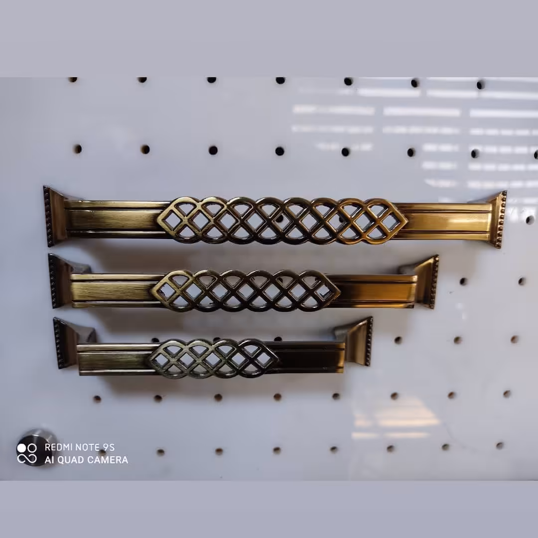 دستگیره کابینت حصیری سایز 160 زیتونی براق جنس سرب آبکاری ثابت