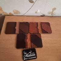 جاکارتی چرم طبیعی دست دوز ابعاد10*7و رنگ مطابق تصویر دوخته شده با نخ موم زده ترک