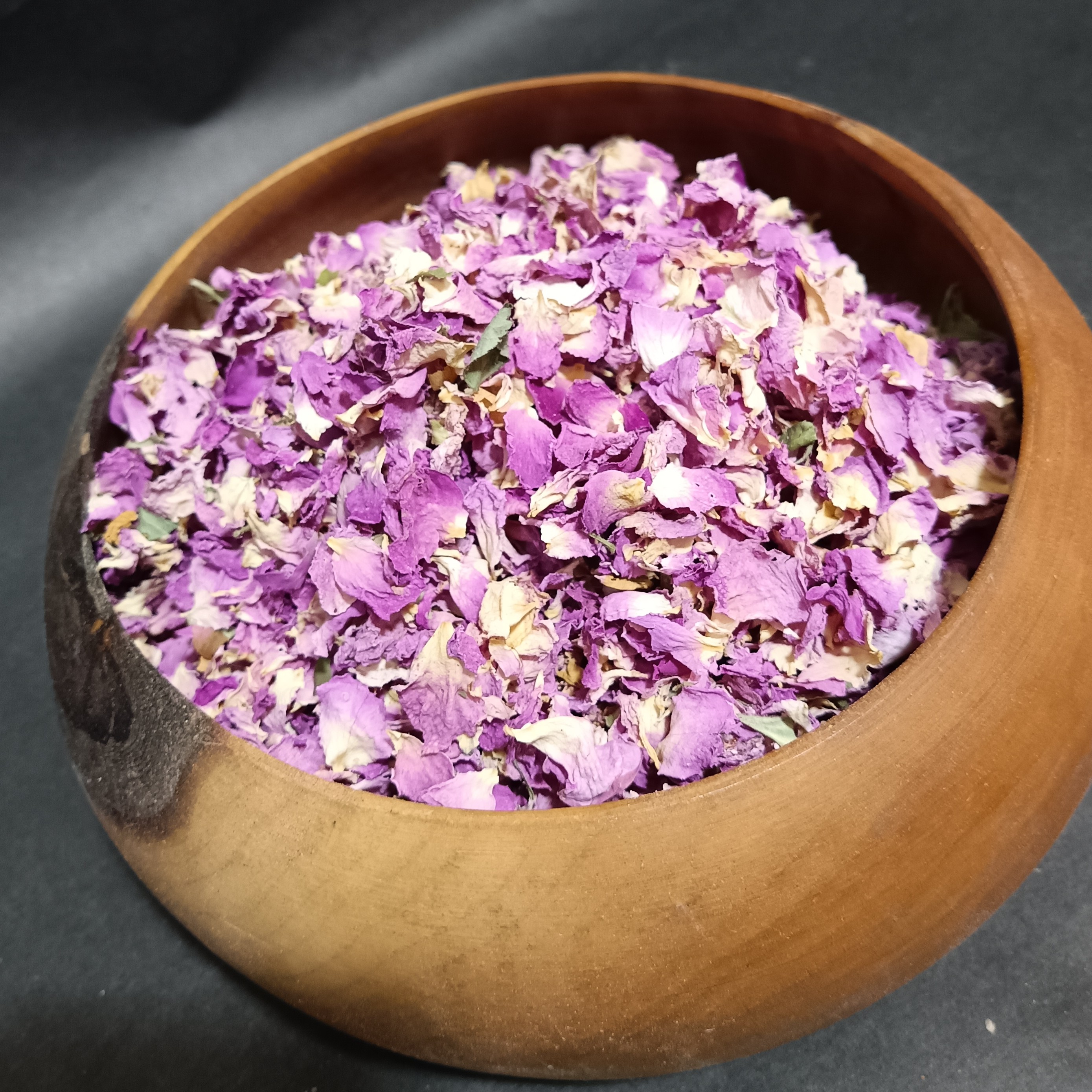 پر گل سرخ معطر (بسته 50 گرمی)