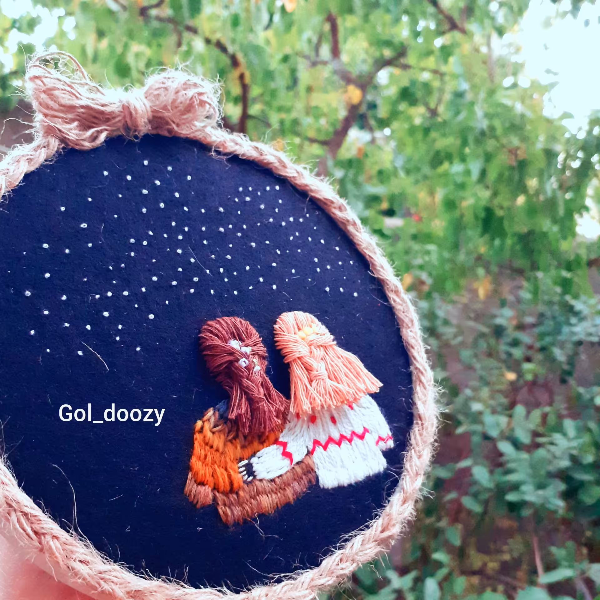 قاب گلدوزی دوستانه 7