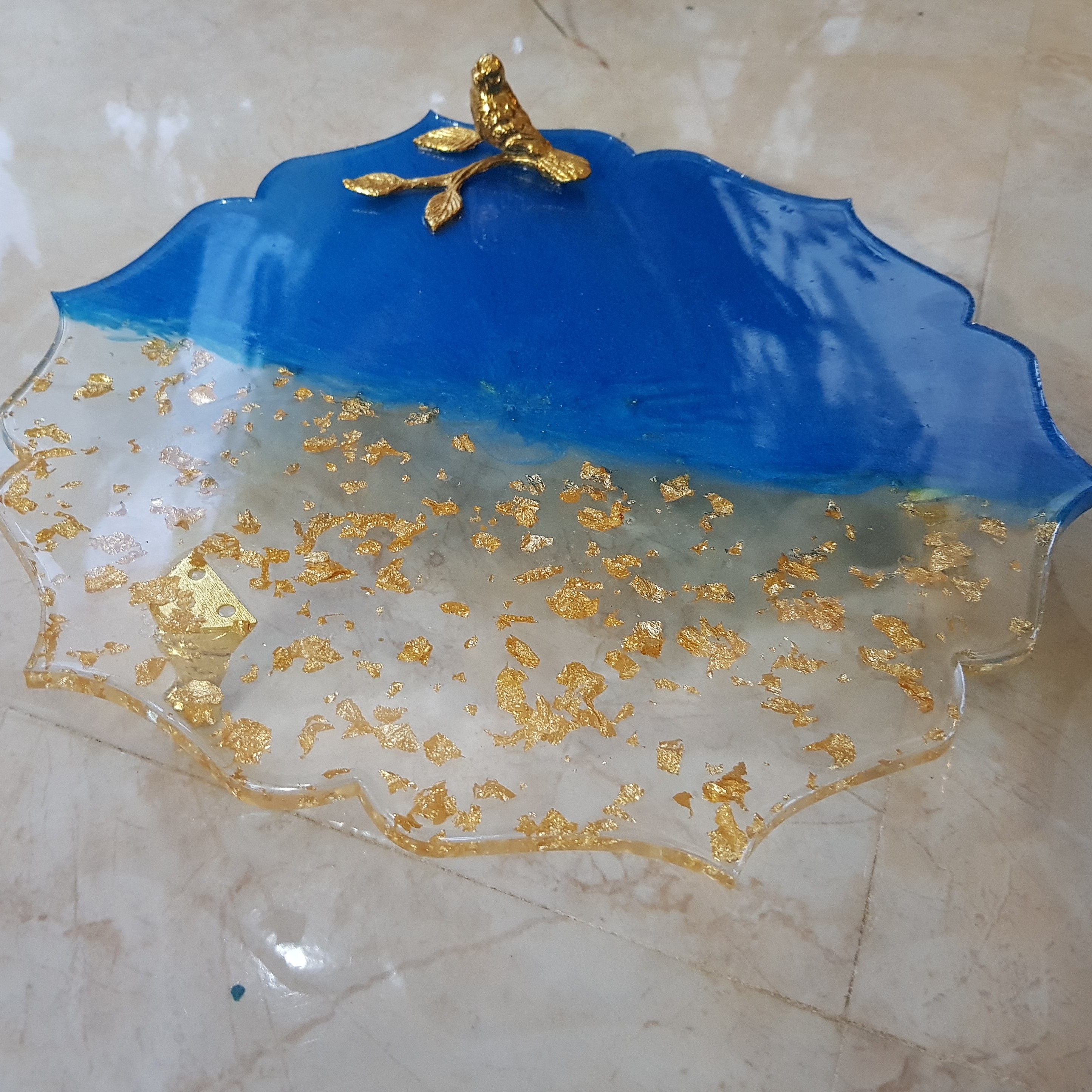 سینی و زیر لیوانی رزینی طلا و رنگ 