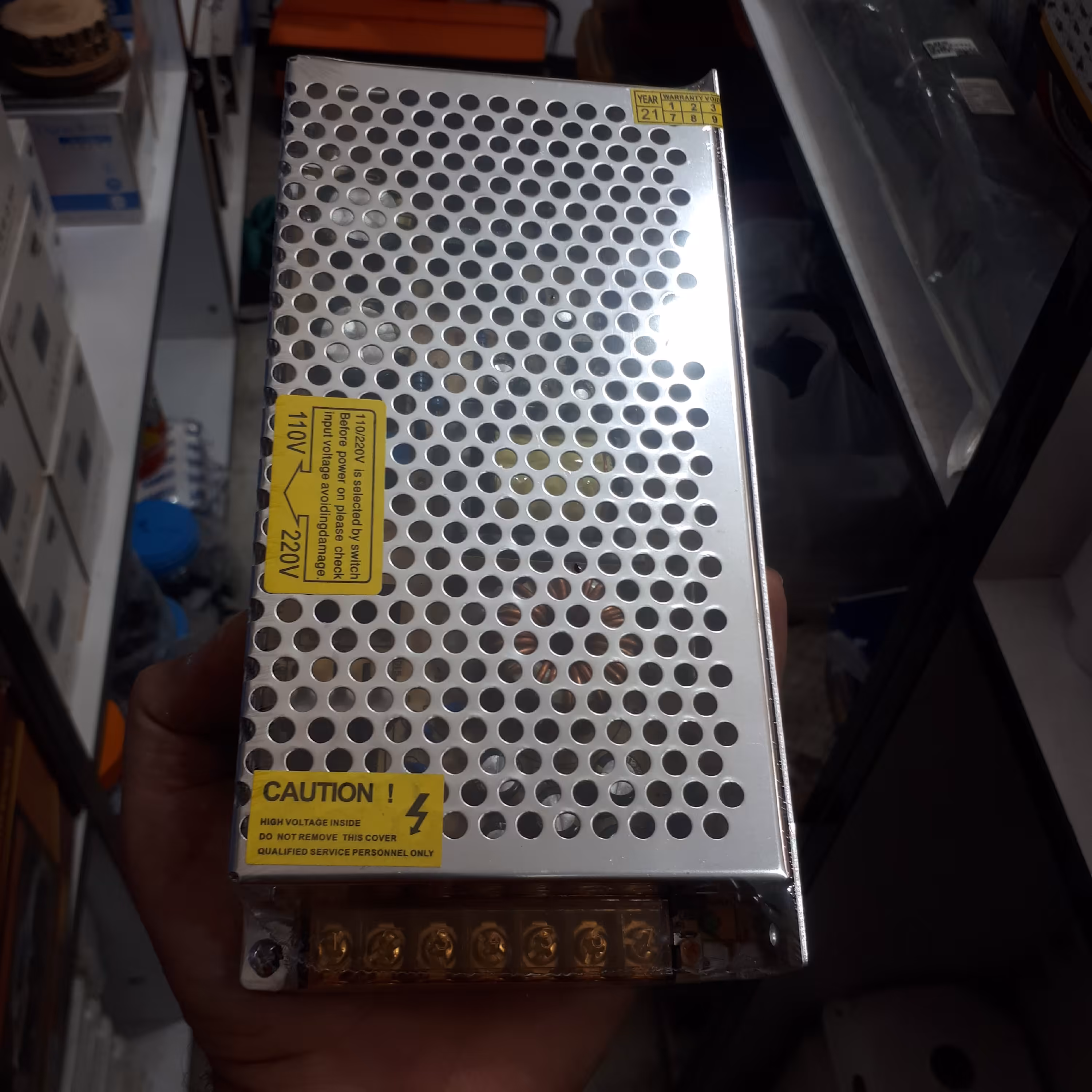 آدابتور سوئیچ 12 ولت 15 آمپر 