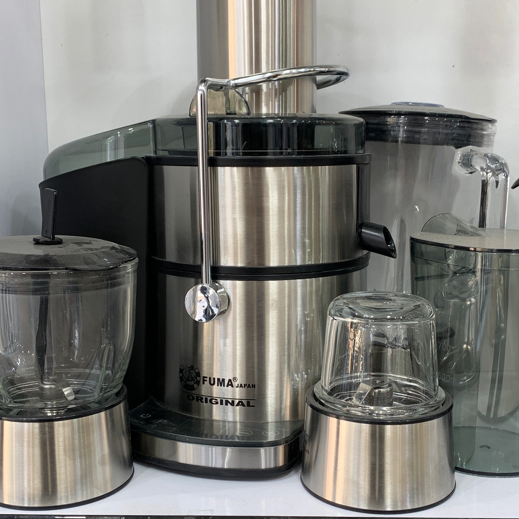 آبمیوه گیری تمام لمسی 4 کاره 800 وات فوما fuma fu-1770

