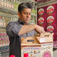 گلاب قمصر کاشان(عیار 12)( از 12 کیلو گل مرغوب قمصر 40 لیتر برداشت کردم)