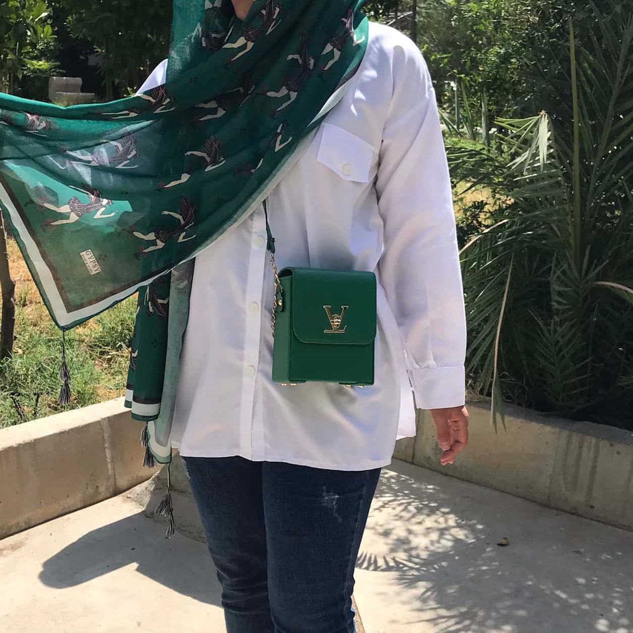 مانتو نخ داکرون در دو رنگ