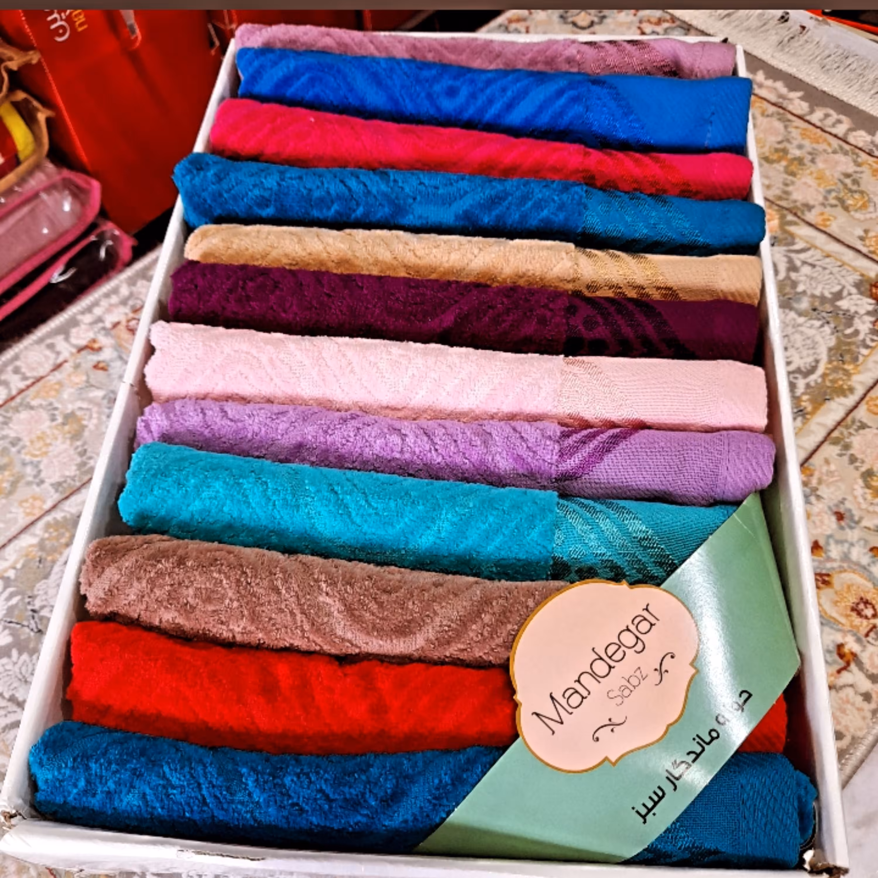 حوله دستی ماندگار طرح نسترن سایز 40 در 80 سانتی متر