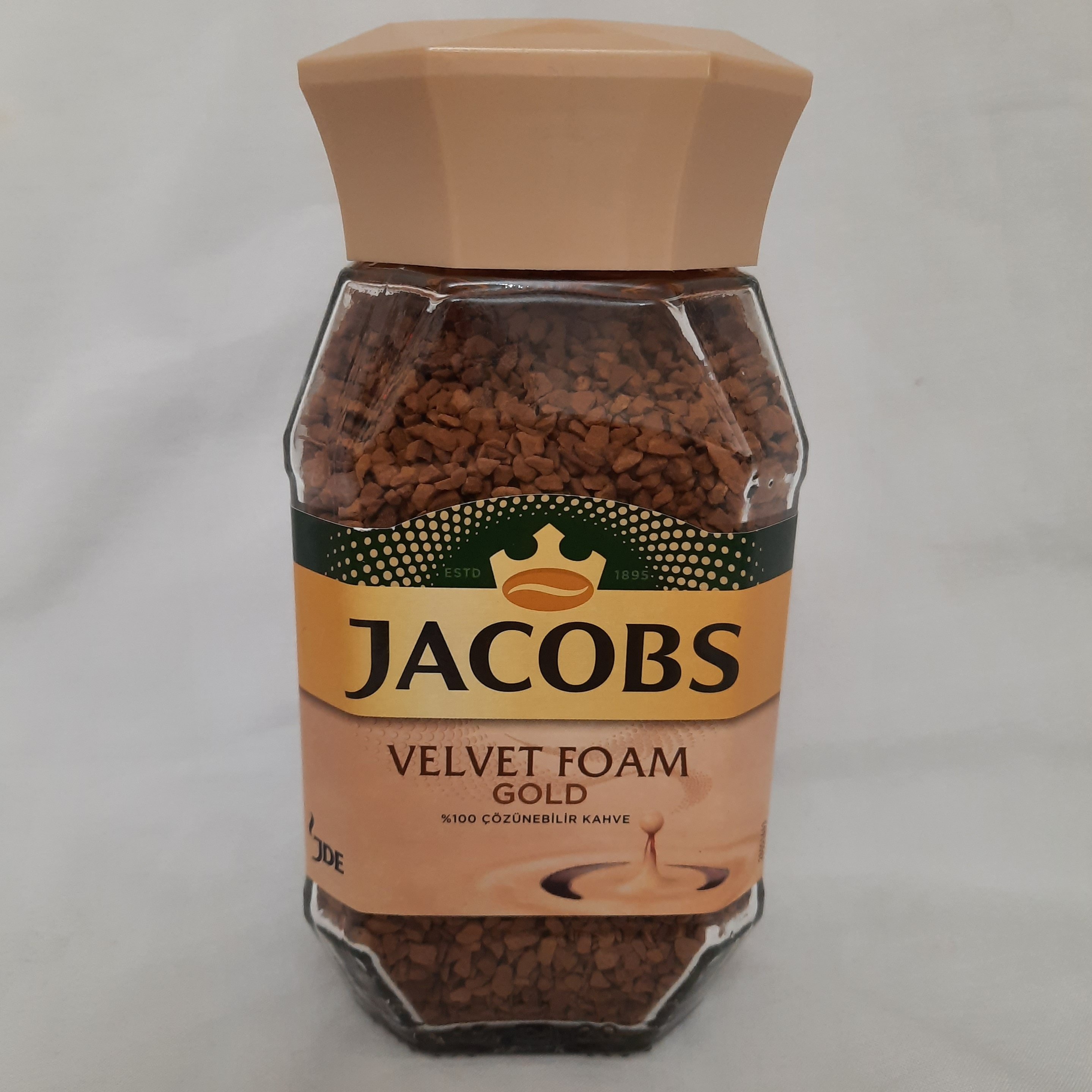 قهوه فوری جاکوبز  مدل ولوت فوم گلد 100 گرم میباشد
