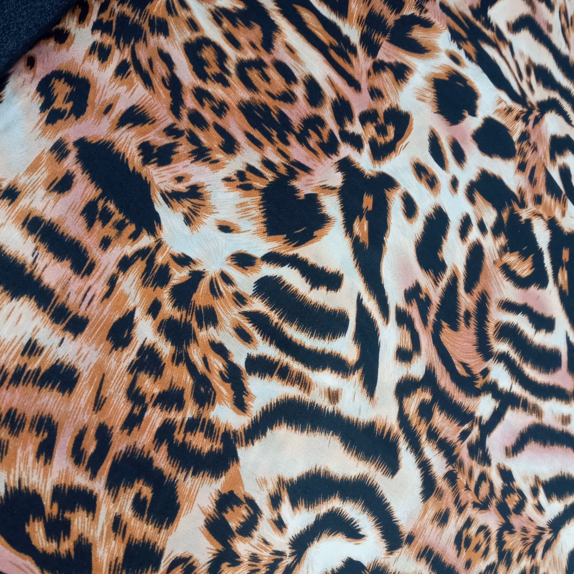 پارچه کرپ ابریشم پلنگی