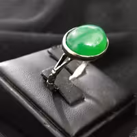 انگشتر طرح نقره نگین سبز  سایز 8