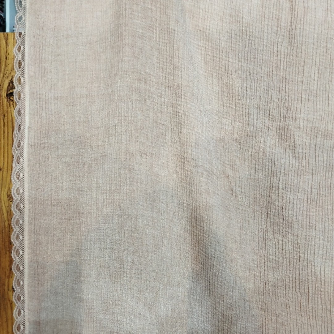 شال پلیسه حاشیه دانتل دار