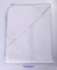 حوله کلاهدار نوزادی اصل مادرکر رنگ سفید با نوار ابی mothercare