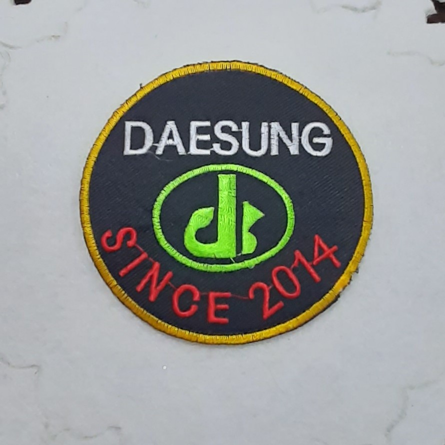 تکه دوزی . اسپرت.  گردخیلی زیبا.  ده سانتی 