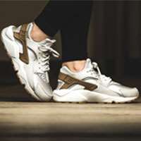 کتانی رانینگ نایک هوراچی  Nike W Air Huarache Run Prm Suede  833145-001