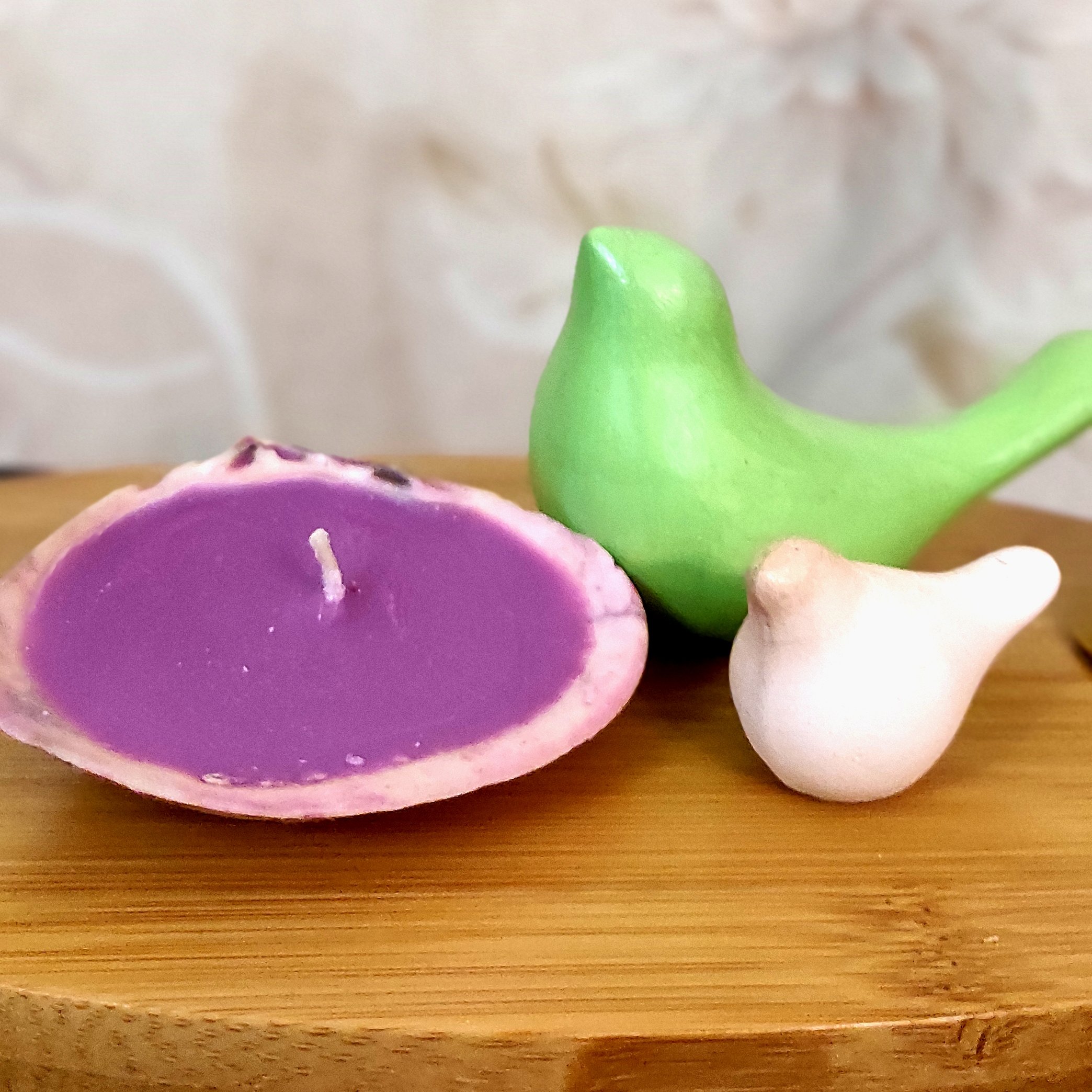 شمع معطر با رایحه لاوندر داخل صدف طبیعی در رنگ های متنوع