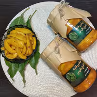 ترشی انبه نیمه تند خانگی با بسته بندی یک کیلویی 