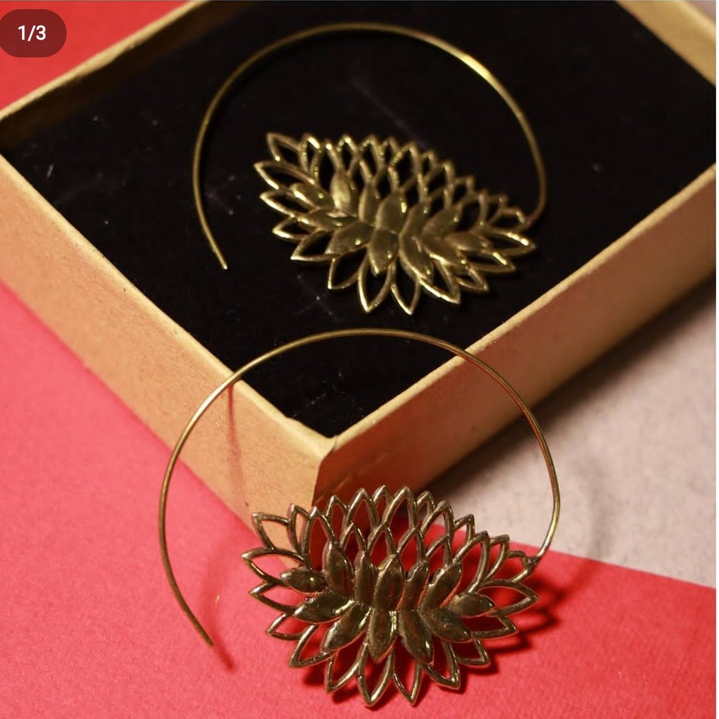 گوشواره برنجی لوتوس