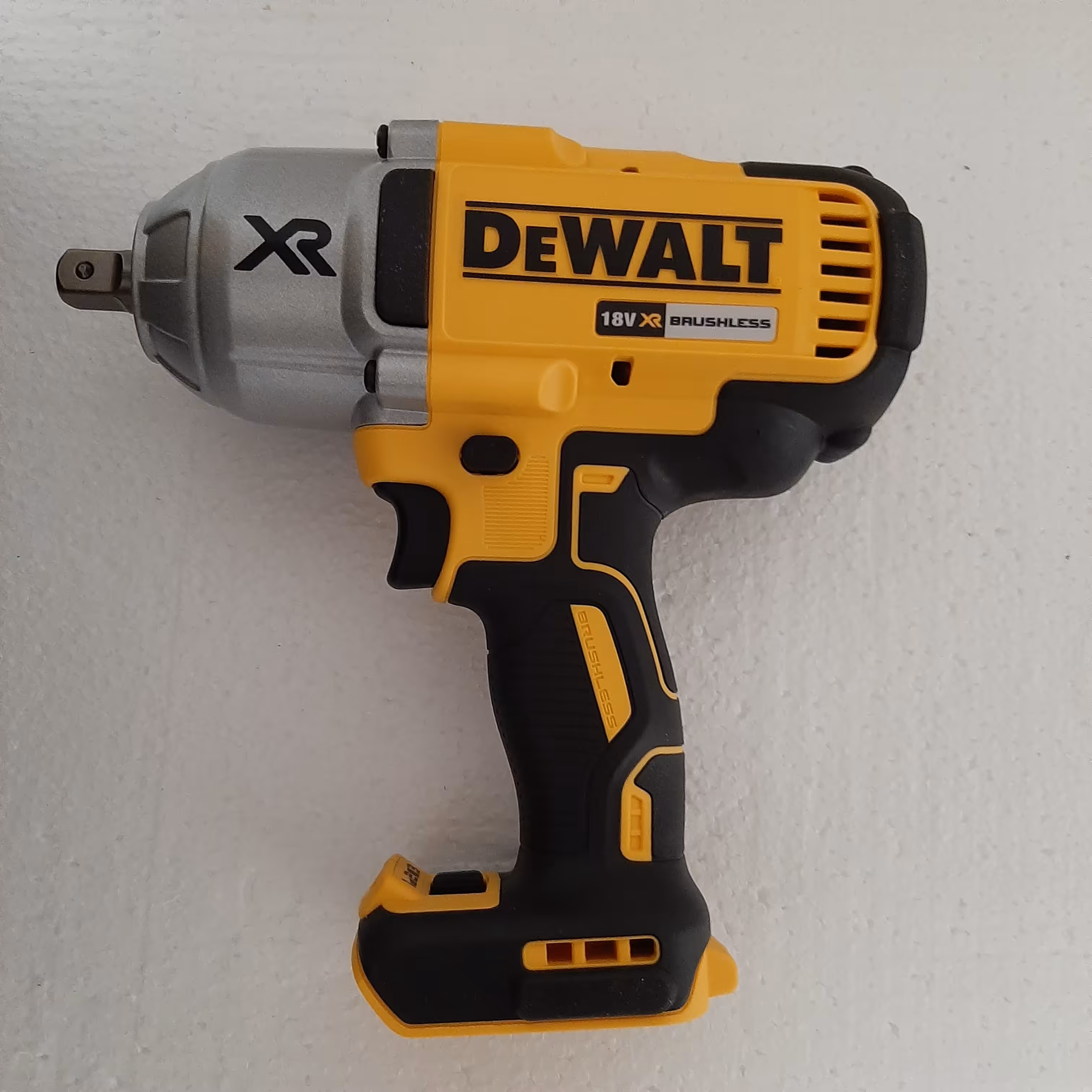 بکس شارژی دیوالت مدل dcf899 بدون باتری و شارژر 