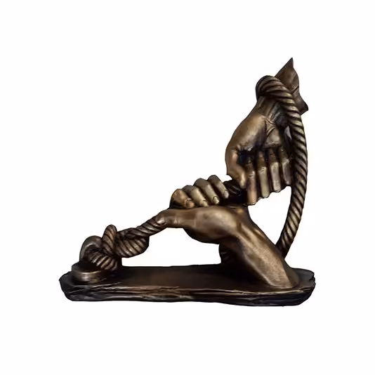 مجسمه طناب کش برنز