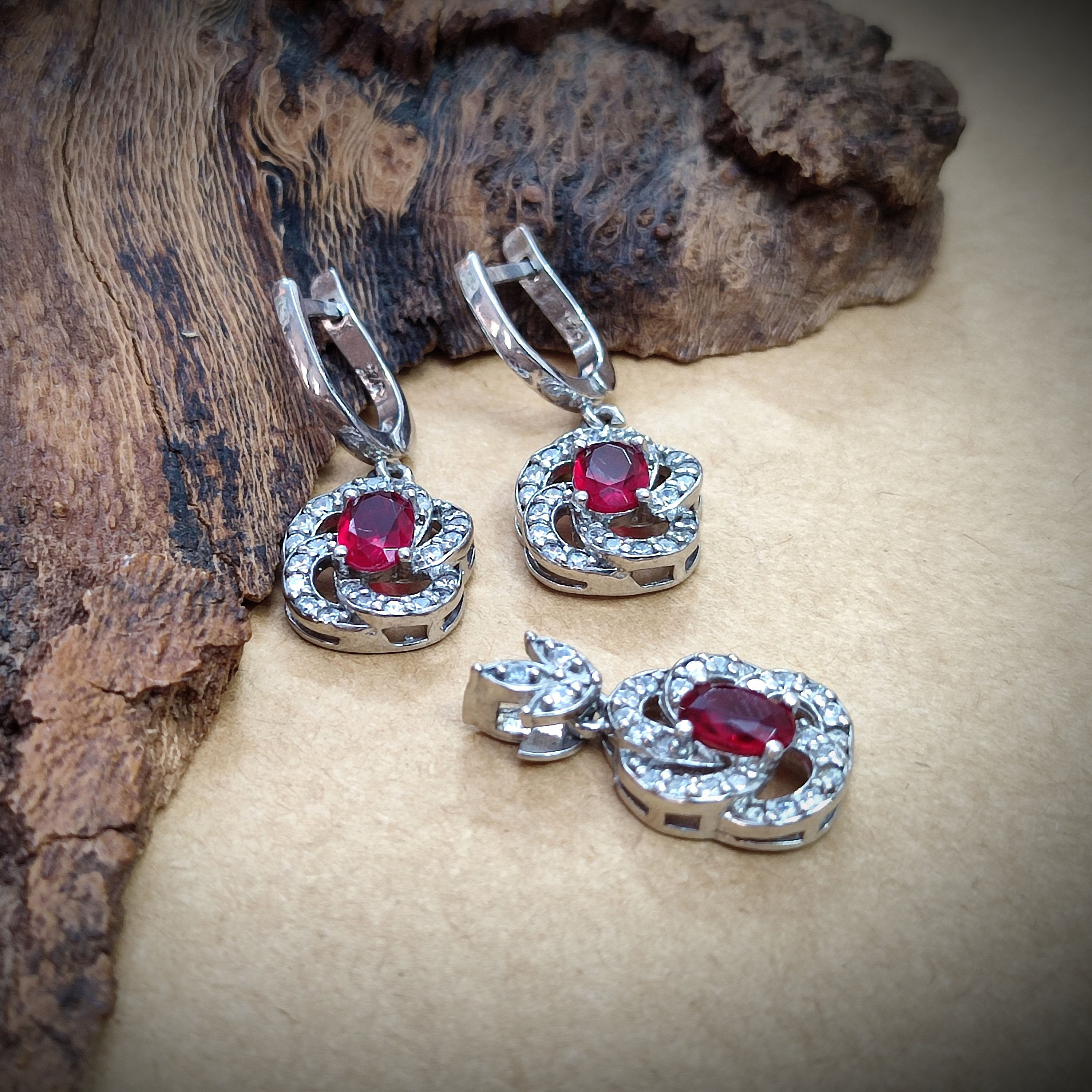 نیم ست نقره طرح جواهر با نگین یاقوت سرخ 