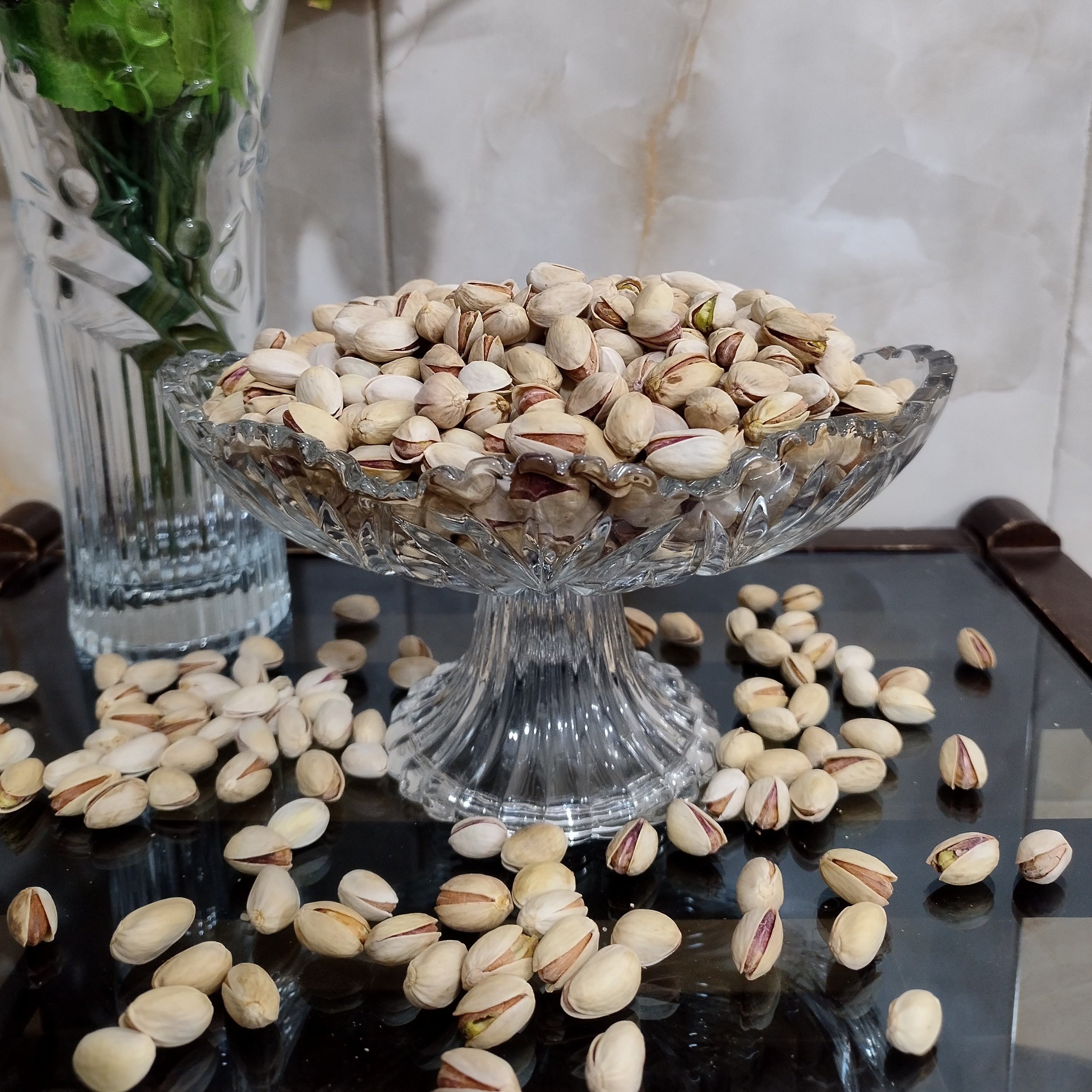 پسته خام احمد آقایی  درجه یک 