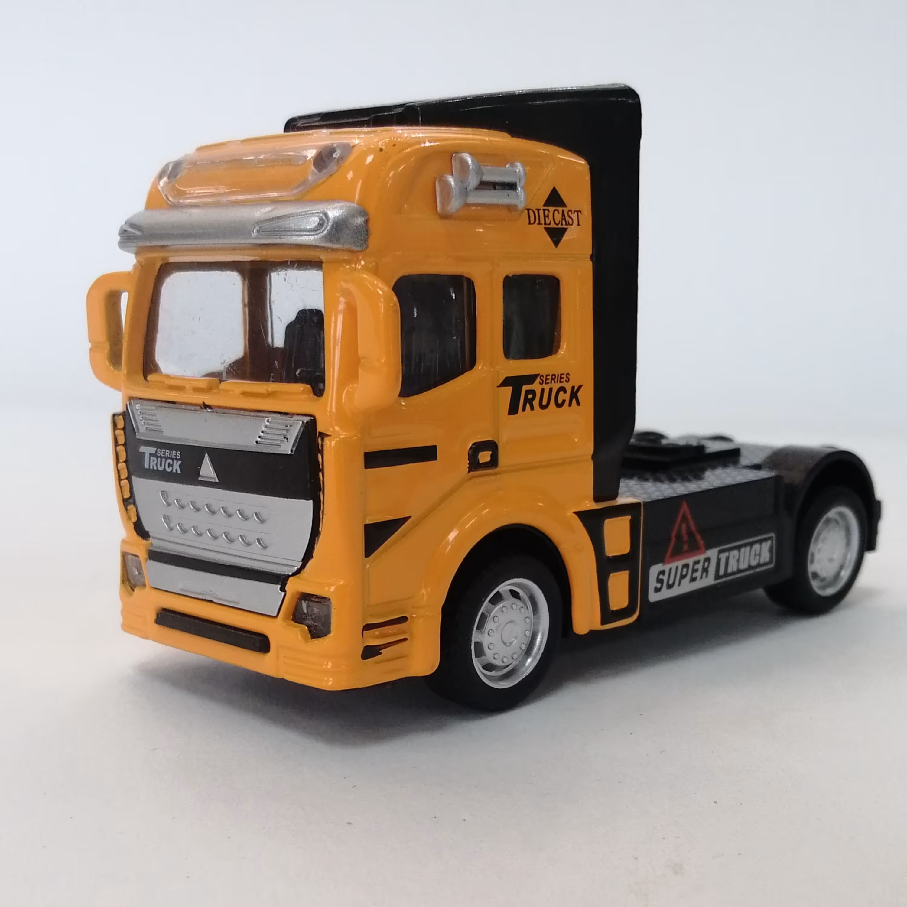 ماکت کامیون فلزی