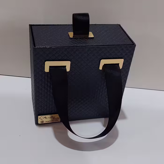 جعبه کادویی هارد باکس مدل  جعبه با ساک دستی کد 462