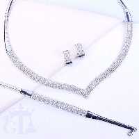 سرویس  تنیسی نقره 4 ردیفه عیار 925 اصل  آبکاری طلاسفید دقیقا مشابه نمونه طلا همراه با فاکتور