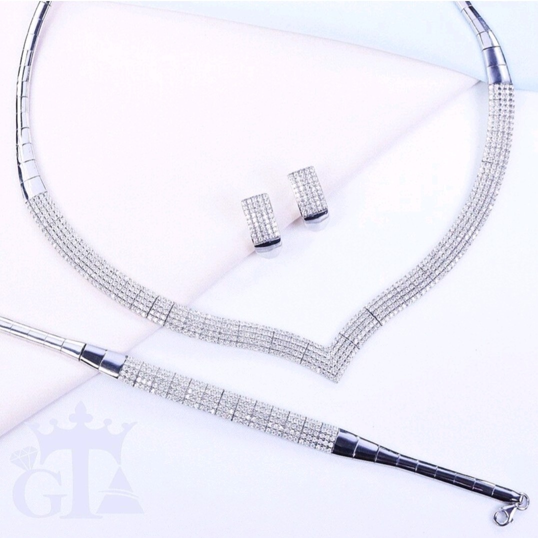 سرویس تنیسی نقره 4 ردیفه عیار 925 اصل آبکاری طلاسفید دقیقا مشابه نمونه طلا همراه با فاکتور