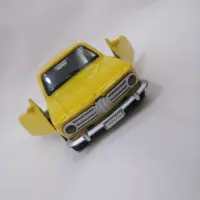 ماشین فلزی قدرتی  BMW 2002 رنگ زرد 
