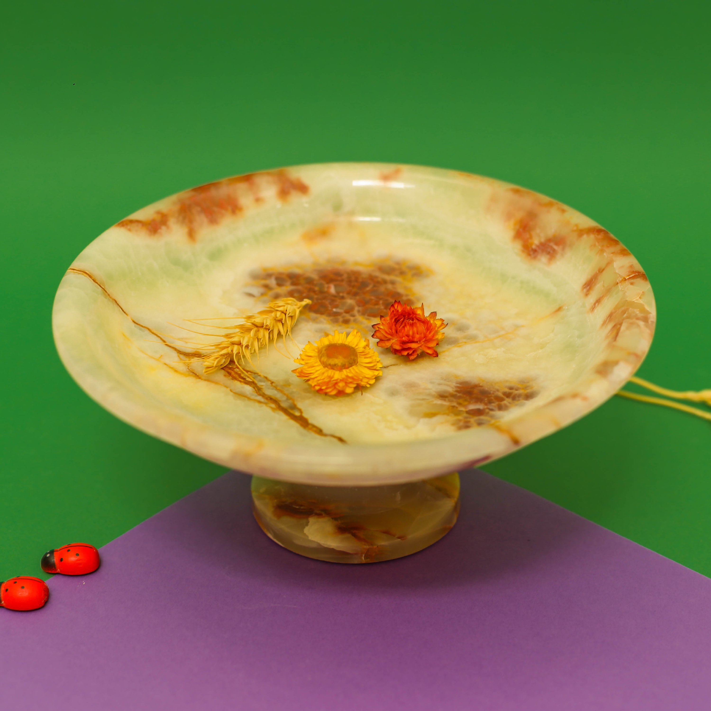 ظرف سنگی مدل پایه دار ،میوه خوری سنگی،شیرینی خوری سنگی،سنگ طبیعی مرمر سبز،کد 0122