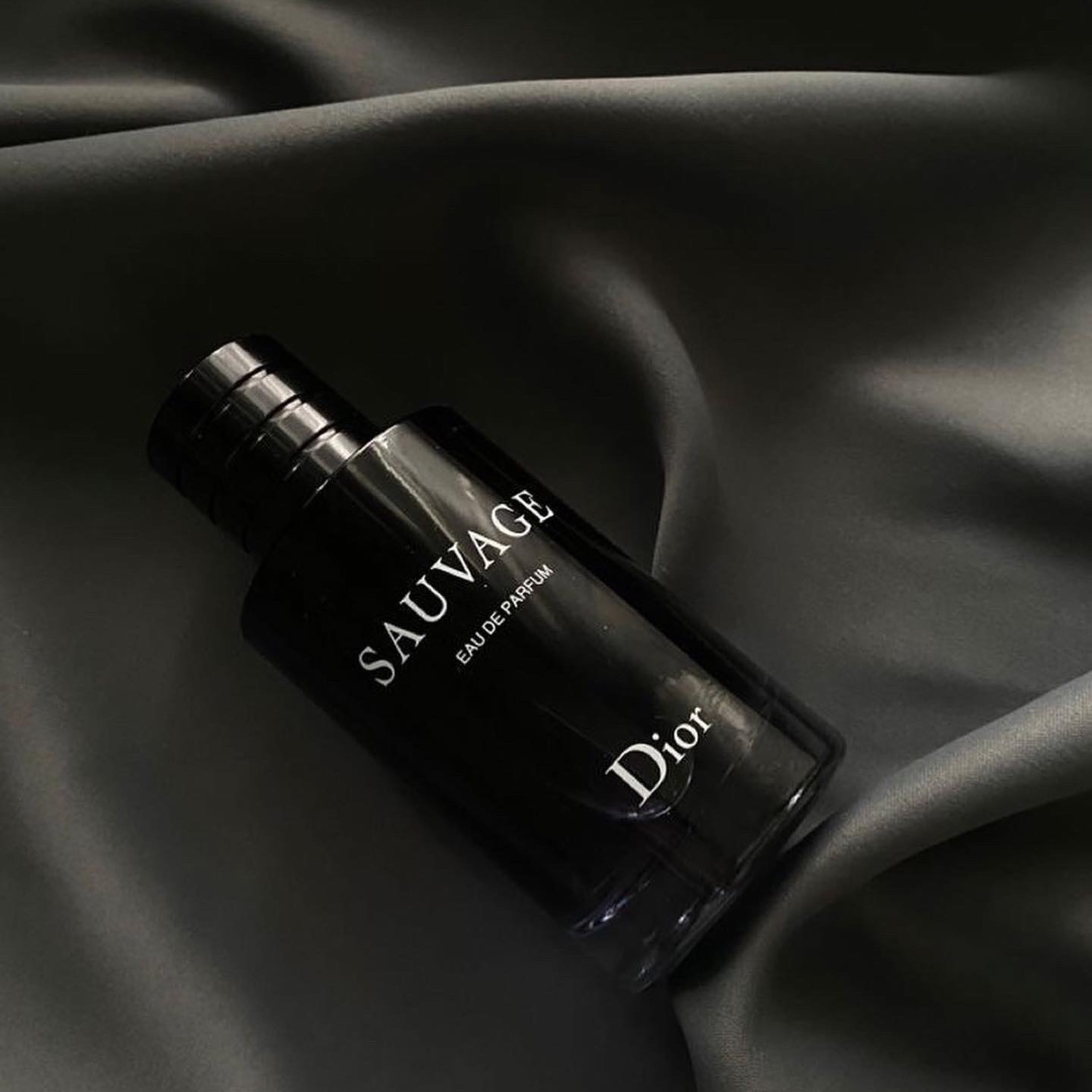 عطر مردانه ساواج 30 گرمی تلخ و خنک