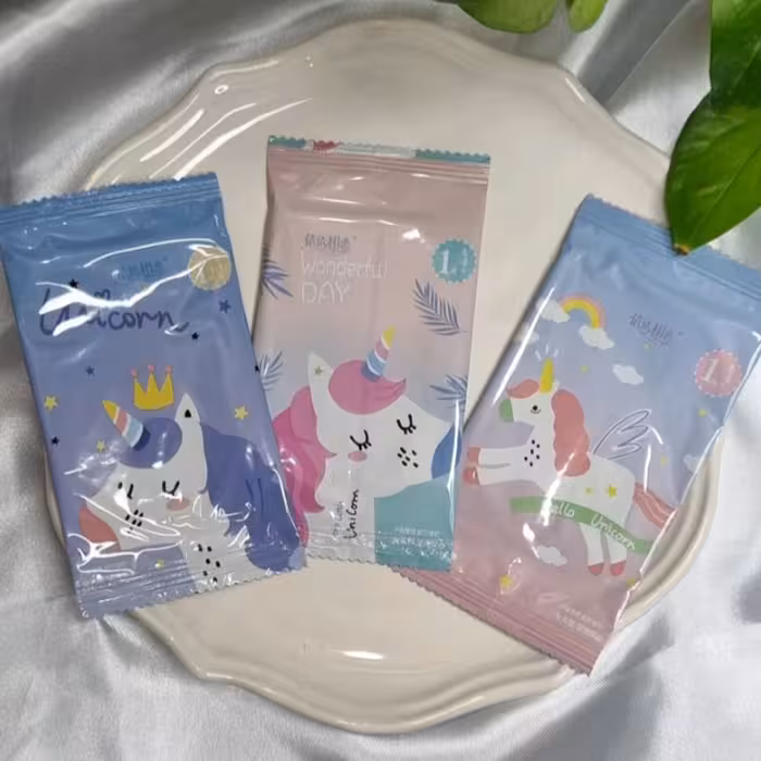 دستمال مرطوب پاکتی  فانتزی تک عددی جیبی( آرایشی هوتران )