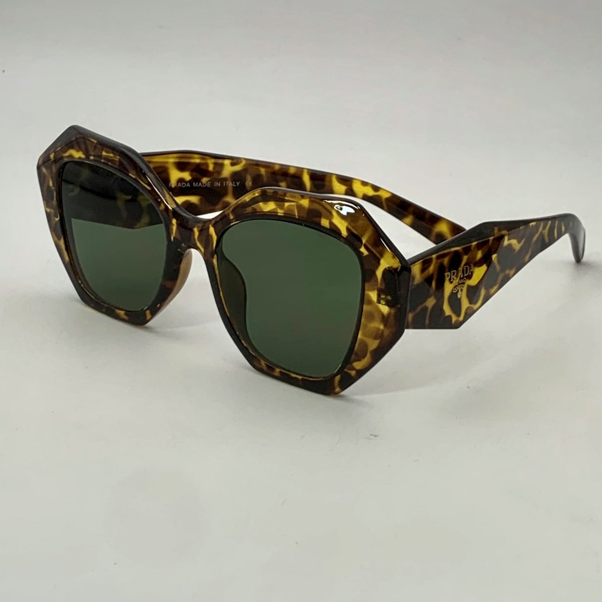 عینک آفتابی اسپرت مارک پرادا کد 09762(رنگ پلنگی)