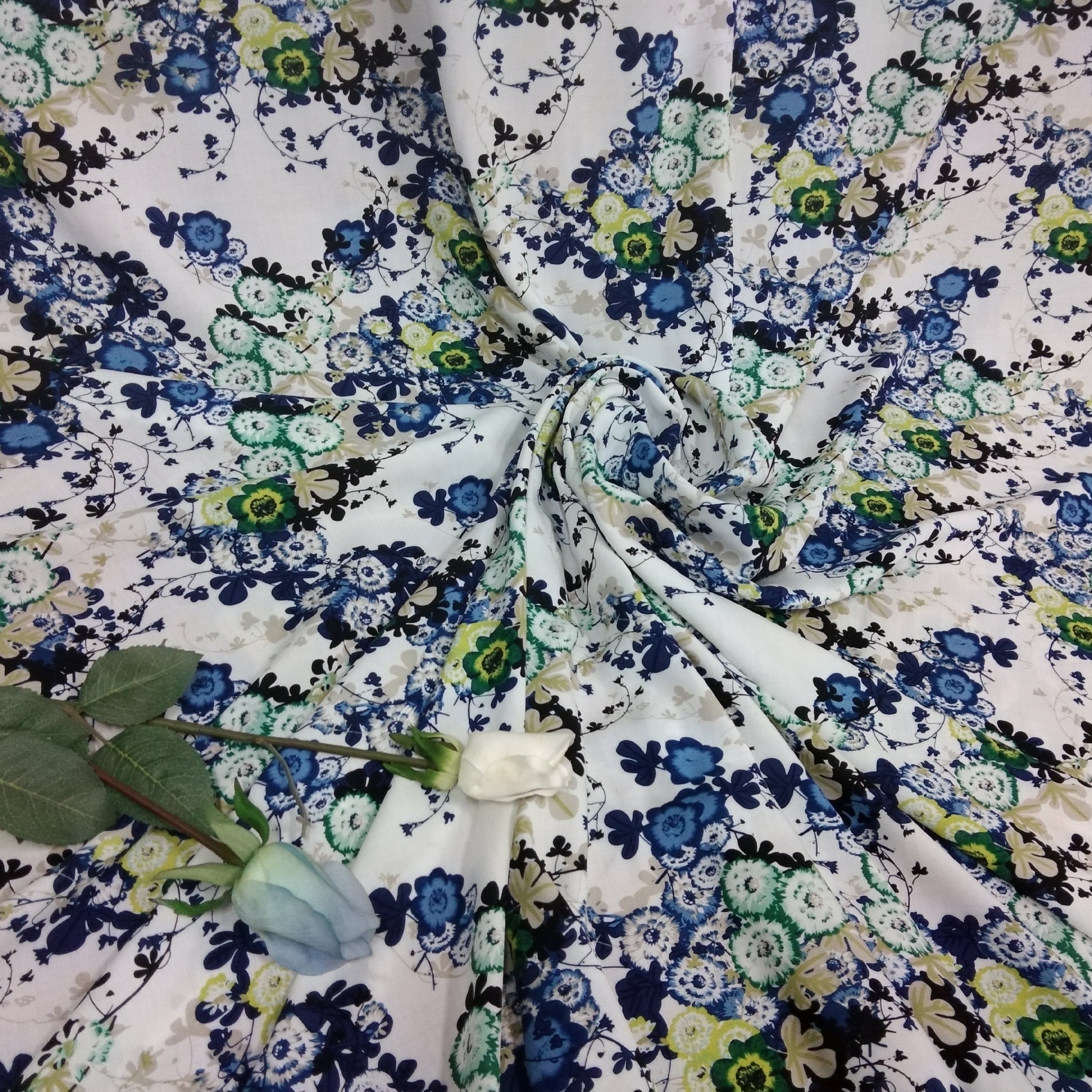 پارچه نخی گلدار 3