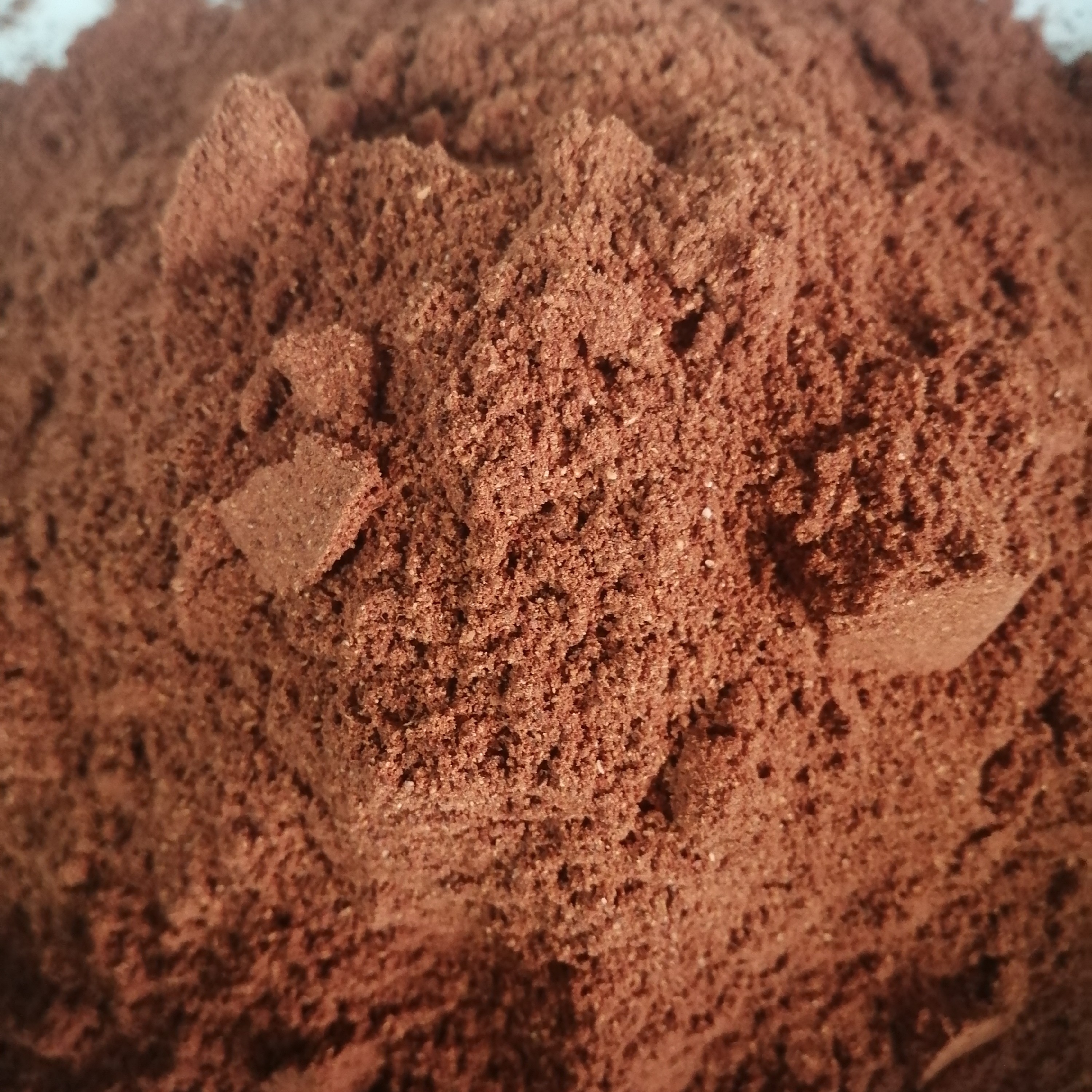   اسلایس خشک فلفل دلمه ای و پودر  پاپریکاتهیه شده از اسلایس فلفل دلمه خشک شده دردستگاه میوه خشک کن خالص و ارگانیک