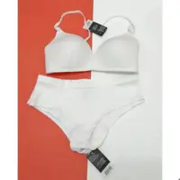 ست شورت و سوتین از برند اسمارا ESMARA سفید سایز  75B 85B شورت سایز 36 تا 46 موجوده رنگ مشکی و کرم هم موجوده هماهنگ کنید
