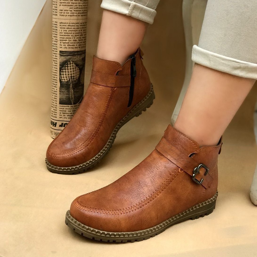 نیم بوت جدید با جنس سوگو سبک راحت و با کیفیت  در دو رنگ عسلی و مشکی سایز37تا40 قیمت 370