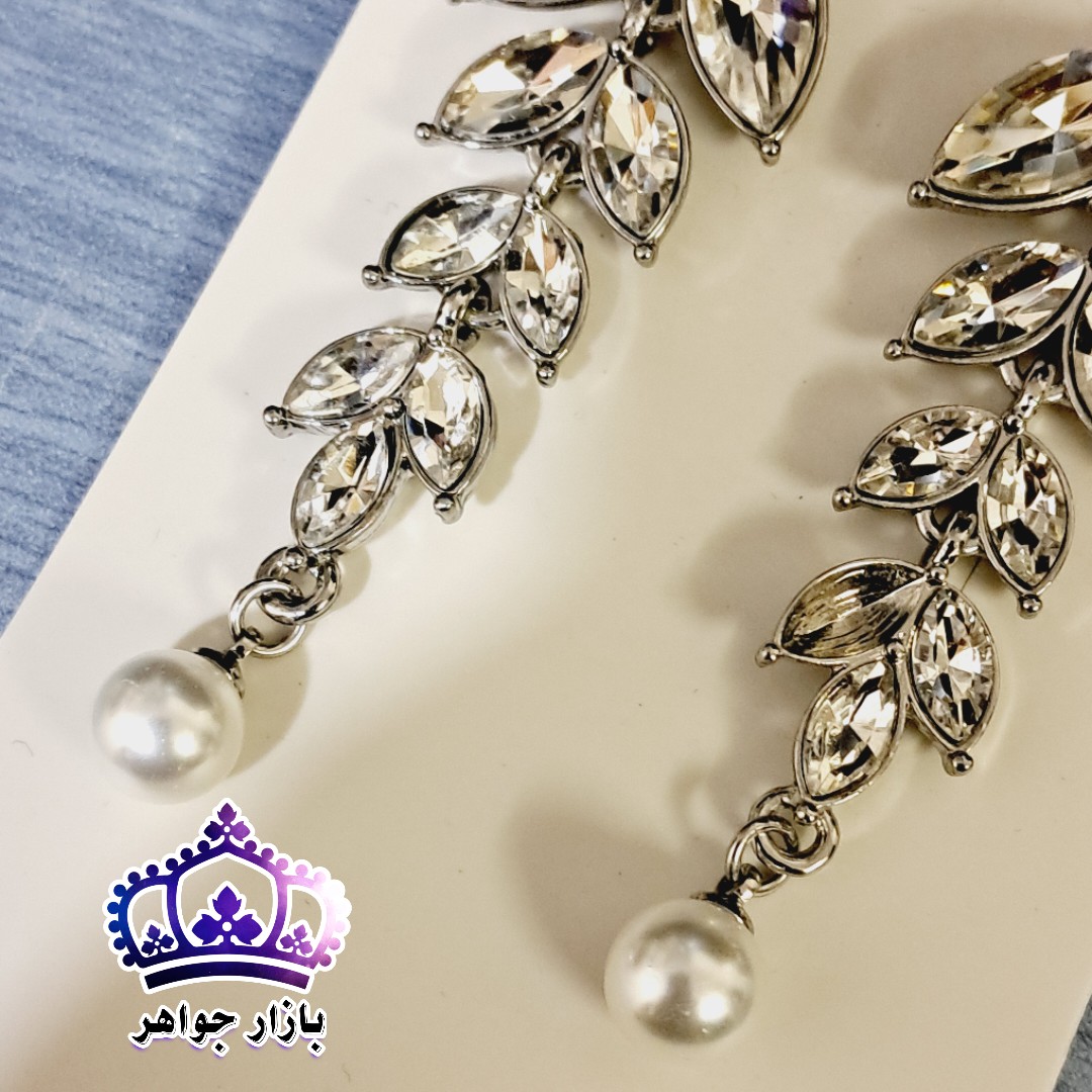 گوشواره خوشه ای بسیار خاص و منحصر به فرد برای اون هایی که خاص و متفاوتن...روزانه بدلیجات 50 درصد تخفیف رو استوری میکنم