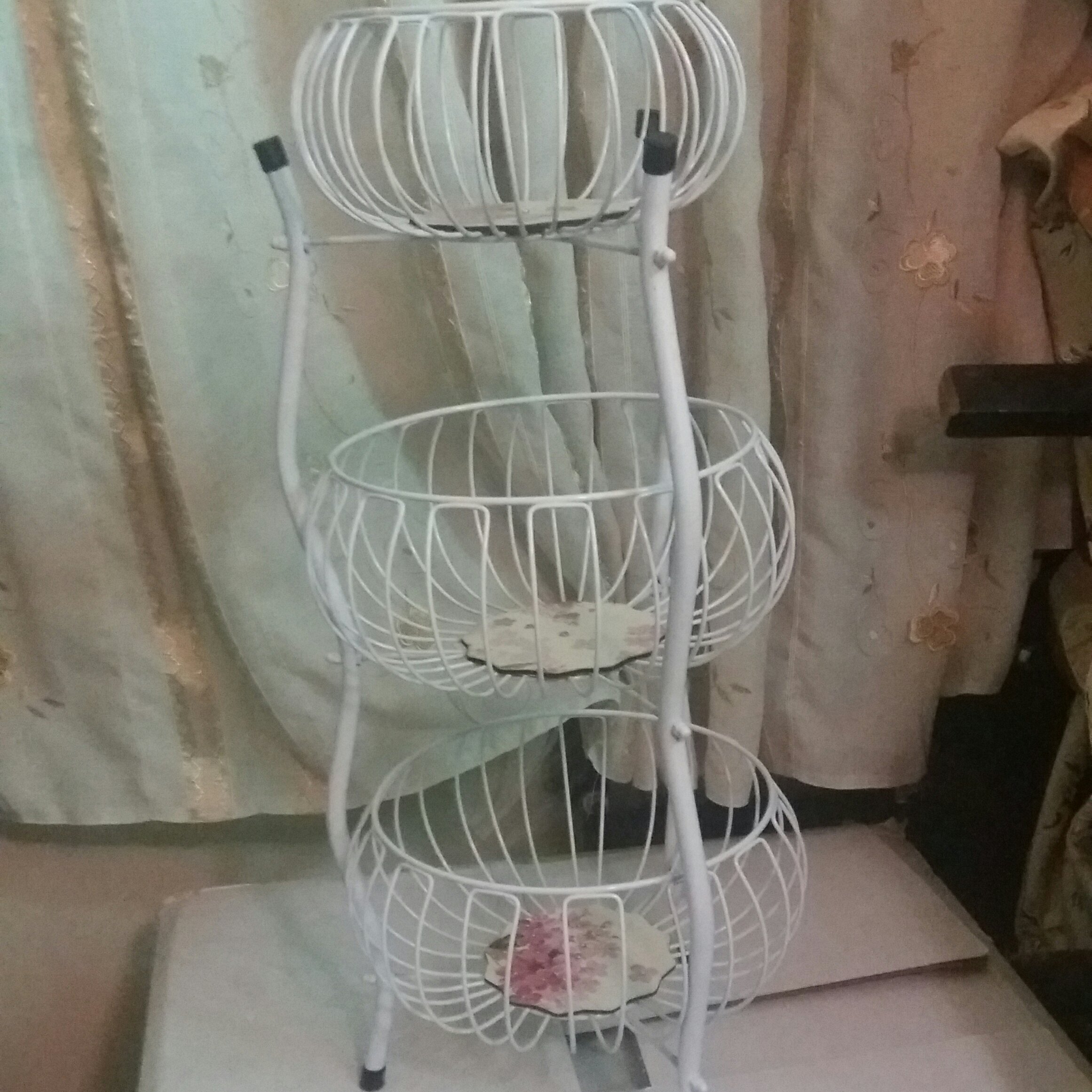 سبد سیب زمینی پیاز فلزی روکش دار سفید، سه طبقه، ارتفاع 66سانت