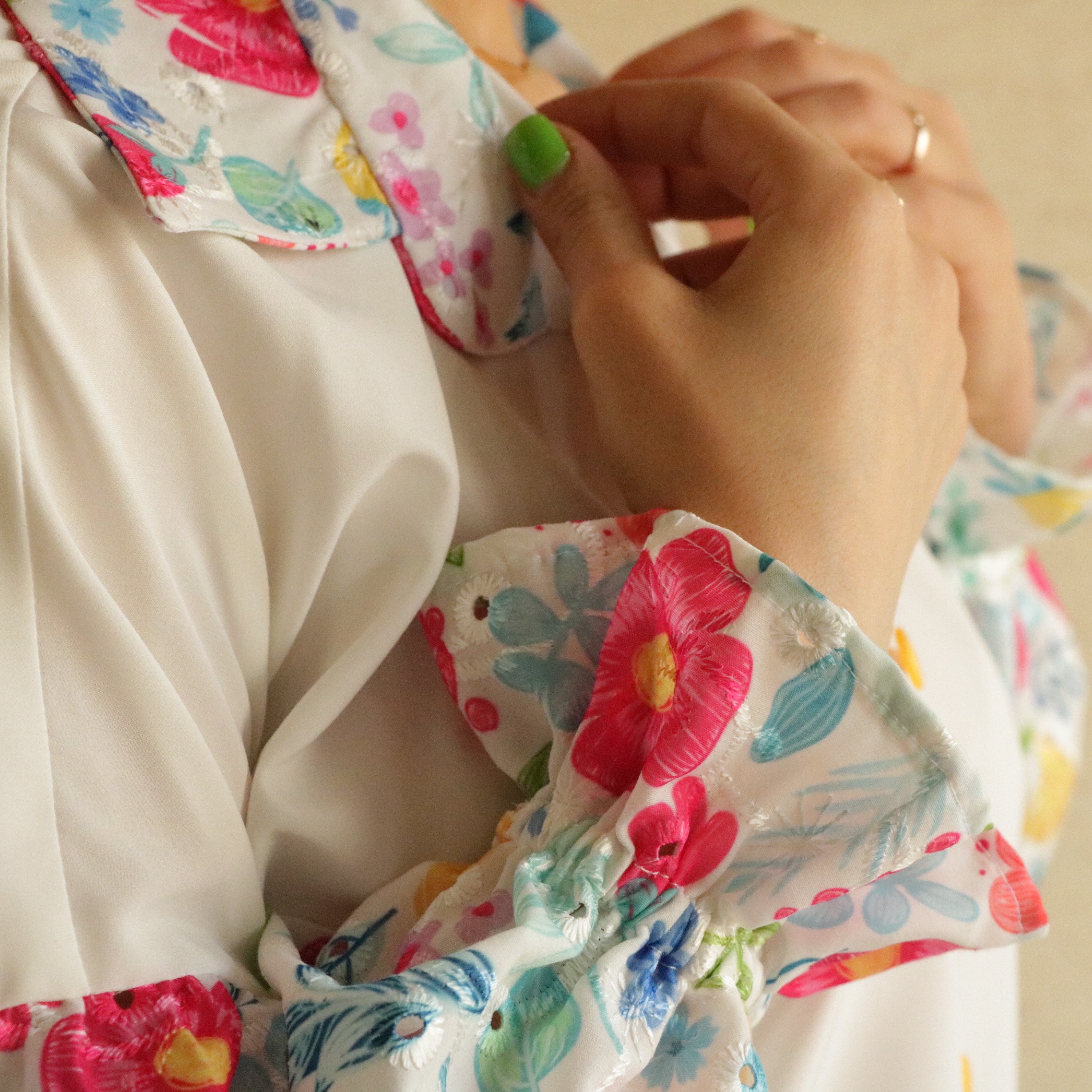 شومیز پریا طرح 2 کرپ و خامه دوزی سایز 38 تا 42