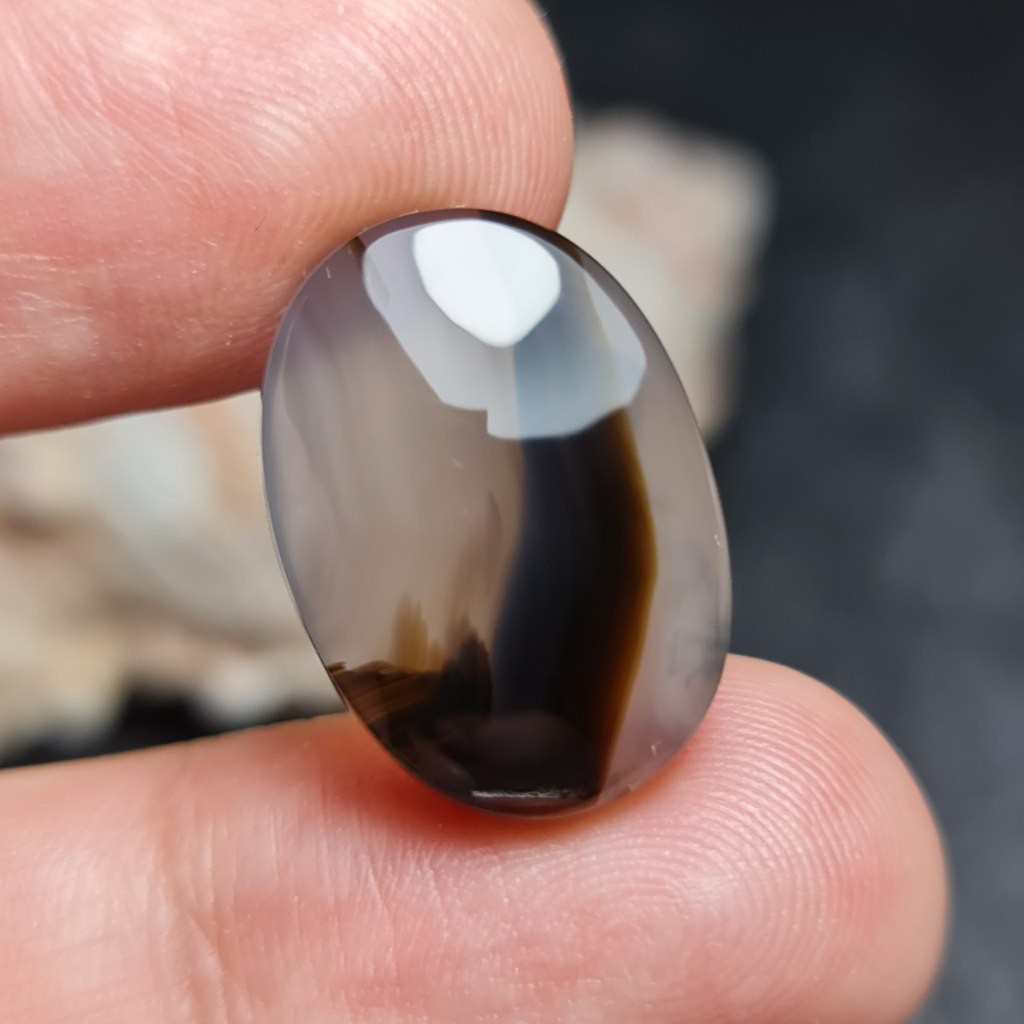 نگین فوق العاده زیبای سنگ صد درصد طبیعی عقیق خراسانی اصل معدنی
کد 27278
